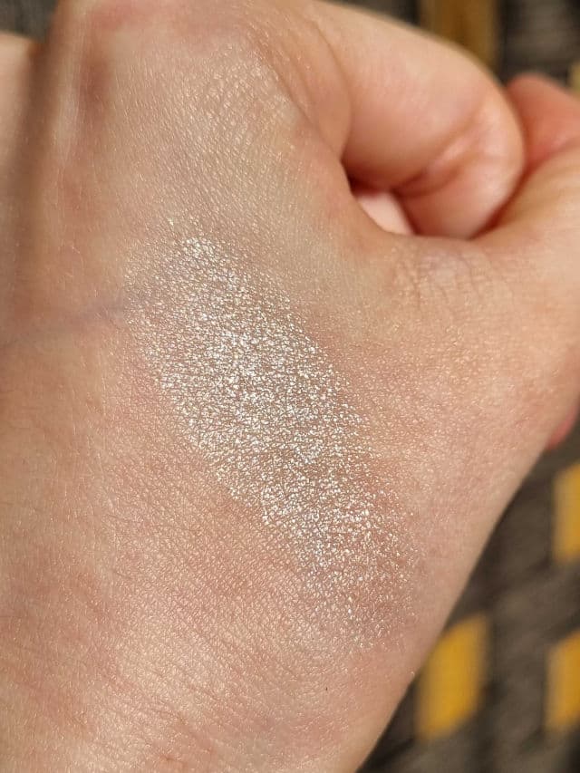 Rude Cosmetics Baked Highlighter review photo by glowandsunshine