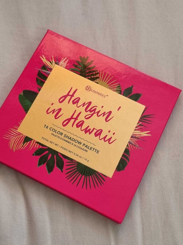 BH Cosmetics Hangin' in Hawaii Eyeshadow Palette review photo by glowandsunshine