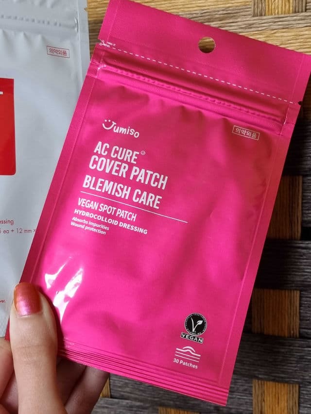 Jumiso AC Cure Vegan Cover Patch Blemish Care review photo by glowandsunshine