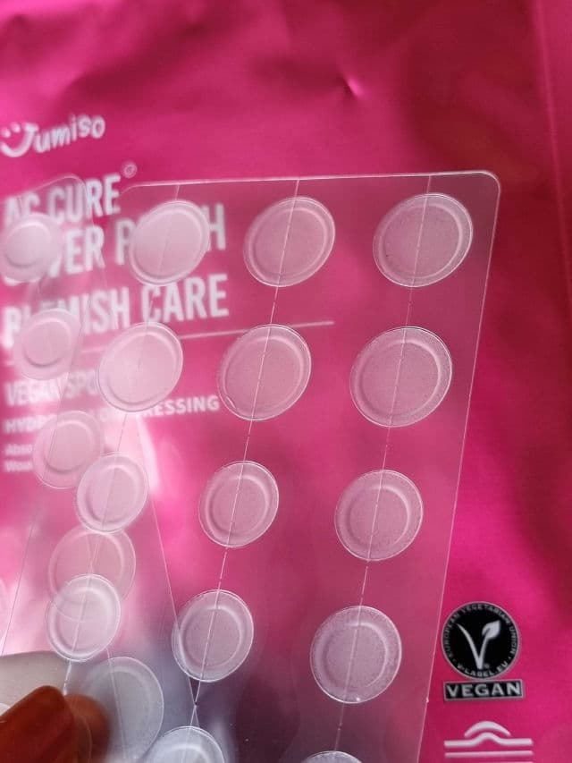 Jumiso AC Cure Vegan Cover Patch Blemish Care review photo by glowandsunshine