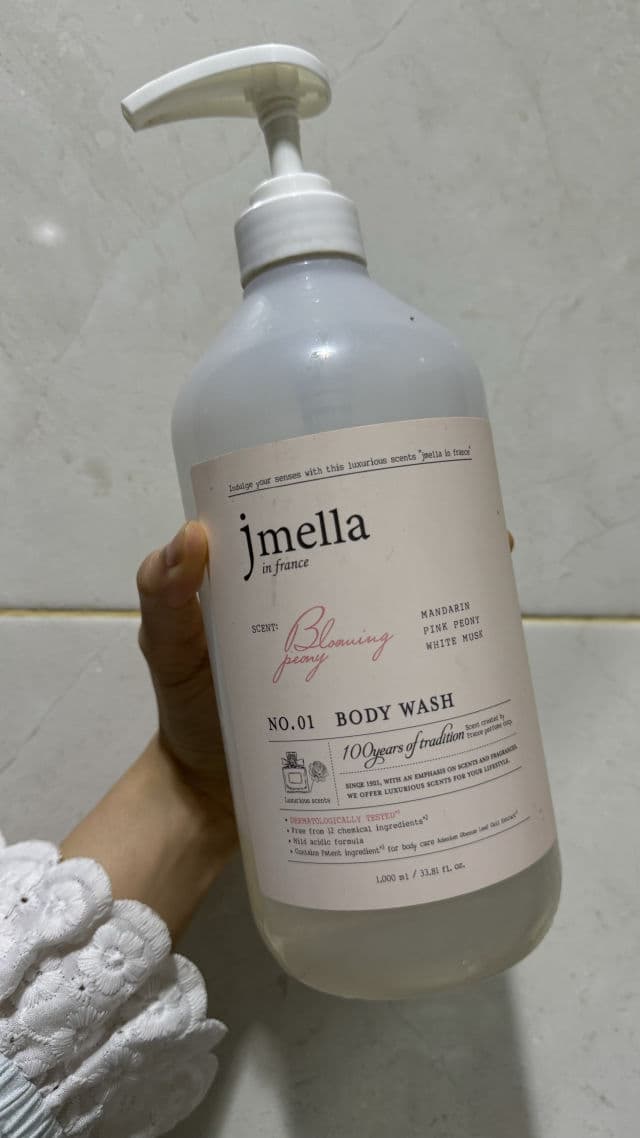 JMELLA in France Blooming Peony Body Wash review photo by gigiachoice