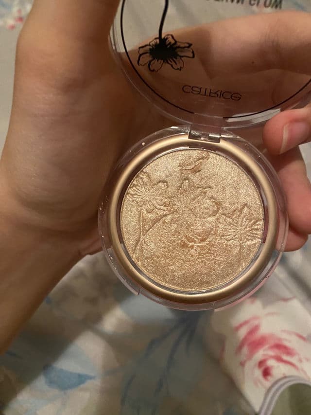 Catrice 020 Supreme Rose Beam review photo by deenaa1