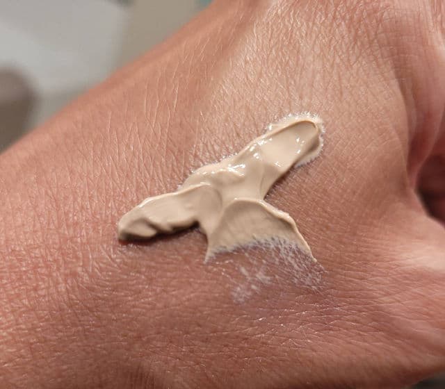 MCoBeauty Mineral Mattifying Sunscreen SPF 50+ review photo by MsK