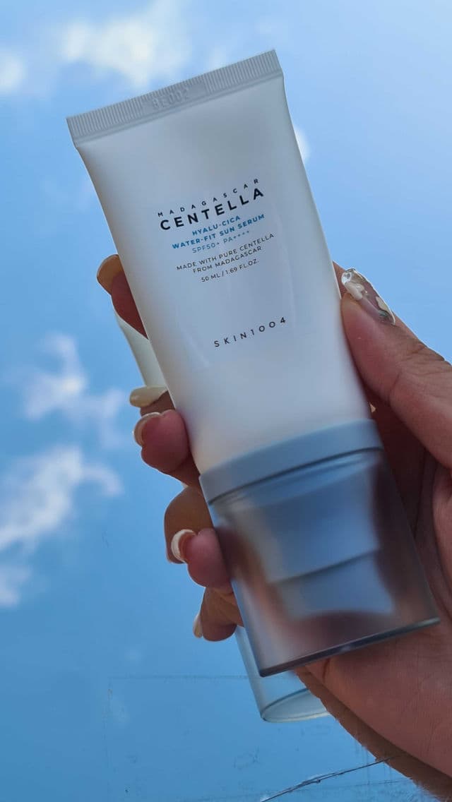 SKIN1004 Madagascar Centella Hyalu-Cica Water-Fit Sun Serum SPF50+ PA++++ review photo by PinkPeach