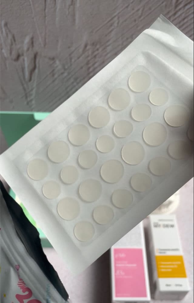 NolaHour Hydrocolloid Clear Soothing Pimple Patch for Acne Recovery Stage review photo by Irenaerin