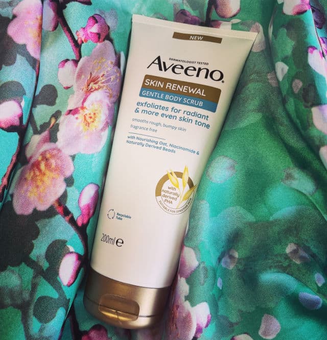 Aveeno Calm + Restore Nourishing PHA Facial Exfoliator review photo by BellaBooBeauty