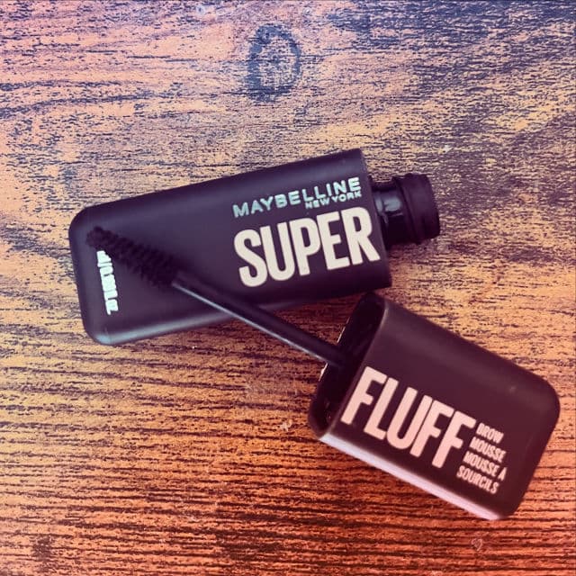 Maybelline Express Brow Fast Sculpt Mascara review photo by BellaBooBeauty