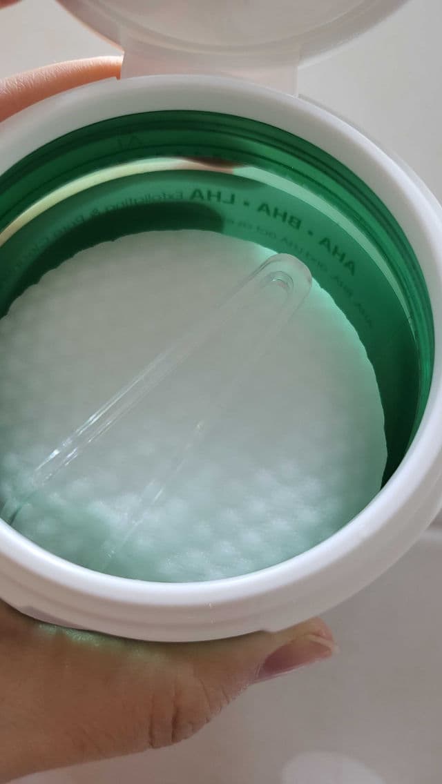 Glutanex AHA BHA LHA Toner Pad review photo by serene1126