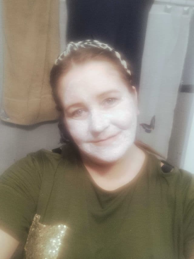 Alpyn Beauty Wild Huckleberry 8-Acid Polishing Peel review photo by Hollys142