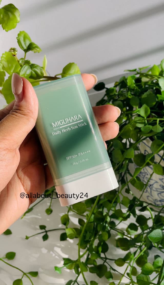 Miguhara Daily Herb Sun Stick SPF50+ PA++++ review photo by TDK