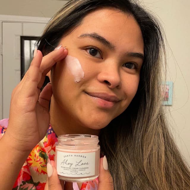 Earth Harbor Naturals Ahoy Love Nourishing Cream Cleanser review photo by VeronicaReviews