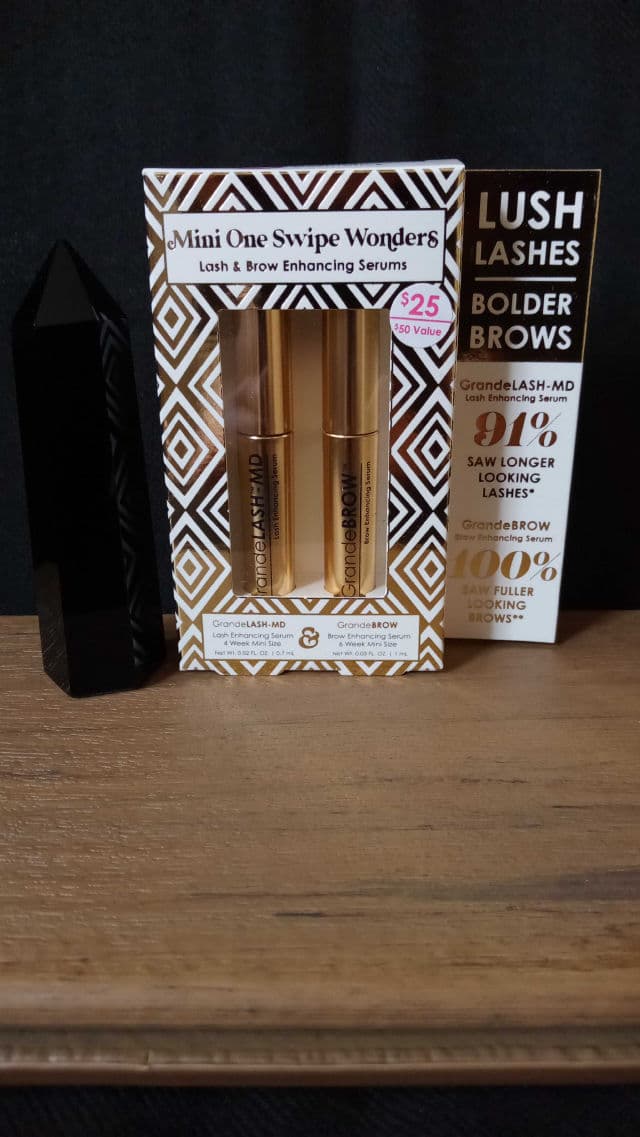Grande Cosmetics GrandeBROW Brow Enhancing Serum review photo by staceymeows