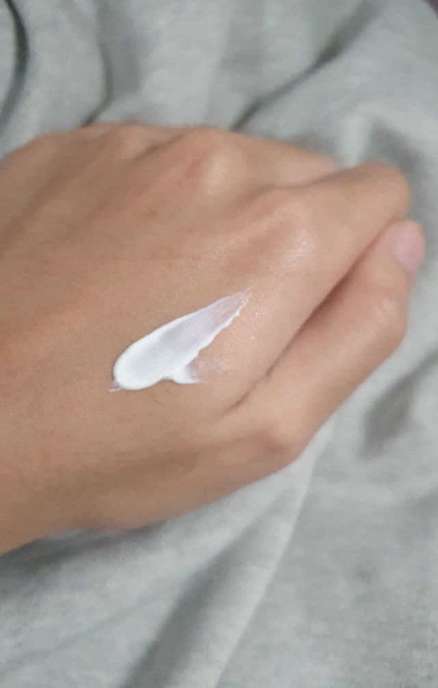 COSRX Aloe Soothing Sun Cream SPF50+ PA+++ review photo by Thony