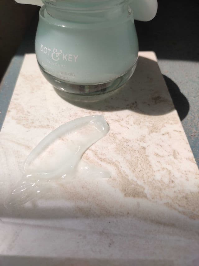 Dot & Key 72 hr Hydrating Gel + Probiotics review photo by vyshu