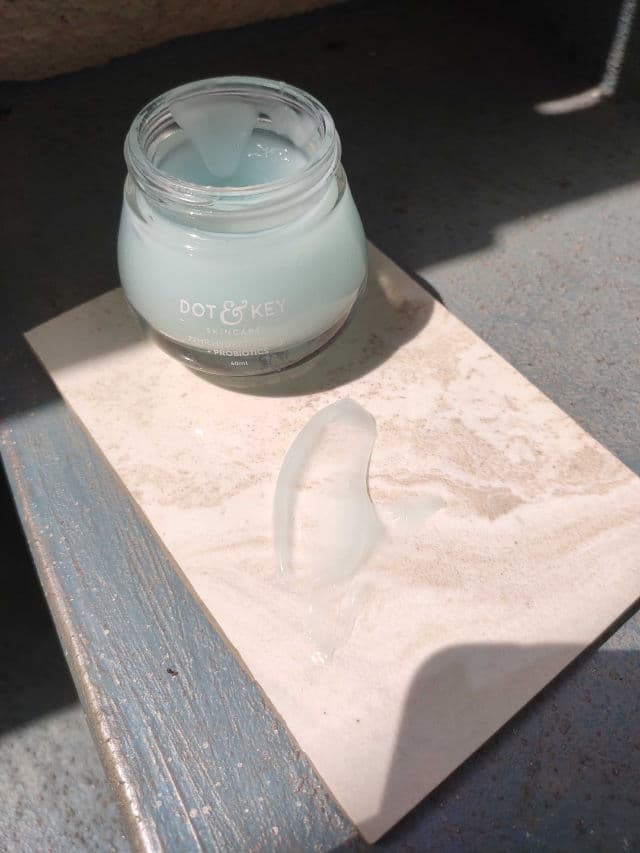 Dot & Key 72 hr Hydrating Gel + Probiotics review photo by vyshu