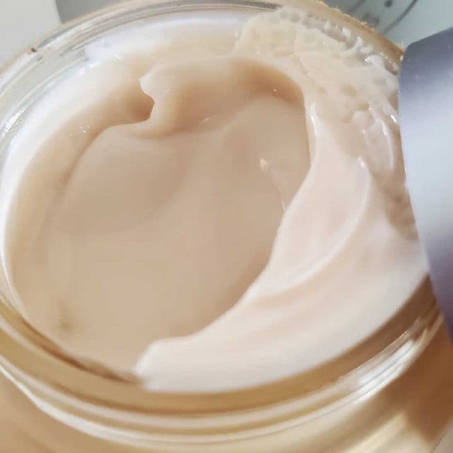 It Cosmetics Confidence in a Cream review photo by Armandokurumilla 