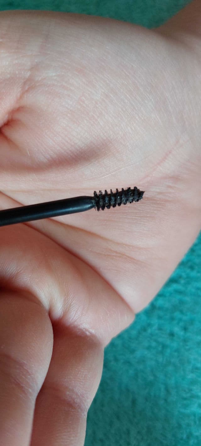 Essence Make Me Brow Eyebrow Gel Mascara review photo by xokera81