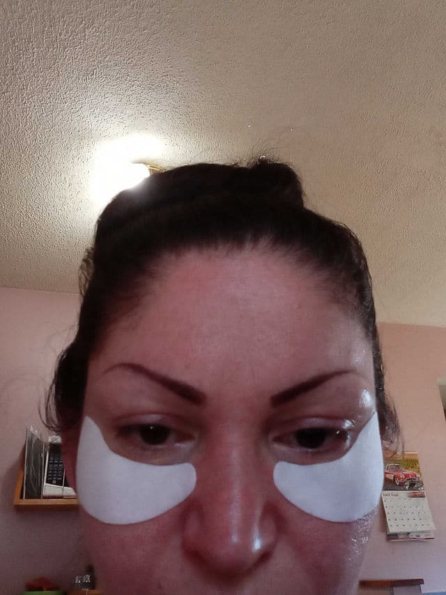 Skyn Iceland Hydro Cool Firming Eye Gels 12-PACK review photo by kristyannd36