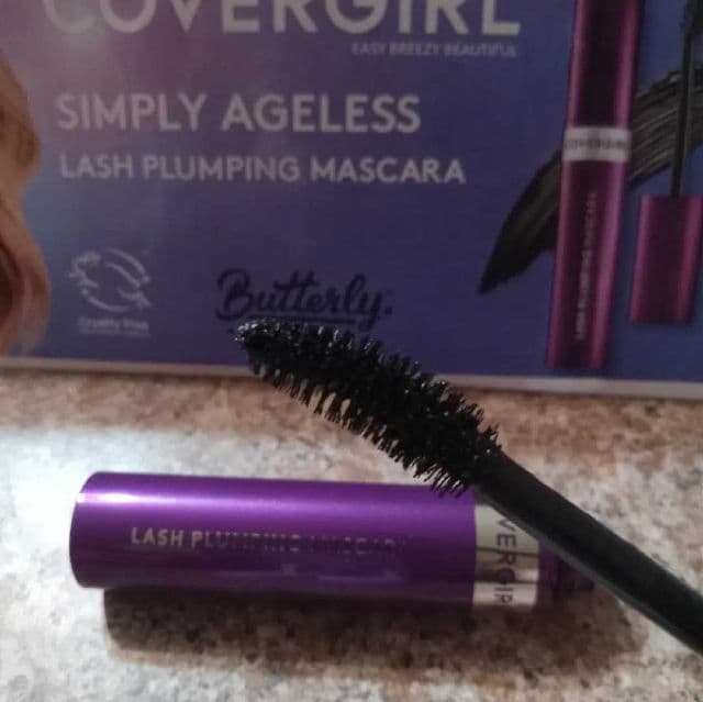 BENTON Honest Eyelash Serum review photo by kristyannd36