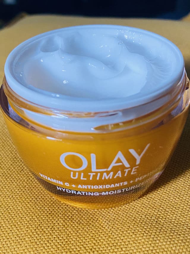 Olay Regenerist Vitamin C + Peptide 24 Face Moisturizer review photo by Brewlife