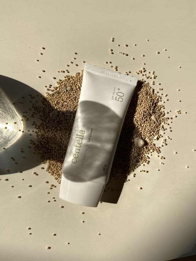 MIXSOON Centella Asiatica Sun Cream SPF 50+ PA++++  review photo by tikhamulyana