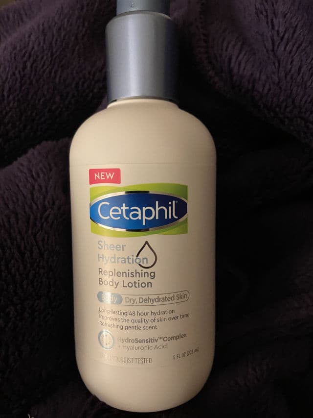Cetaphil Sheer Hydration Replenishing Body Lotion review photo by Goodcontrarian