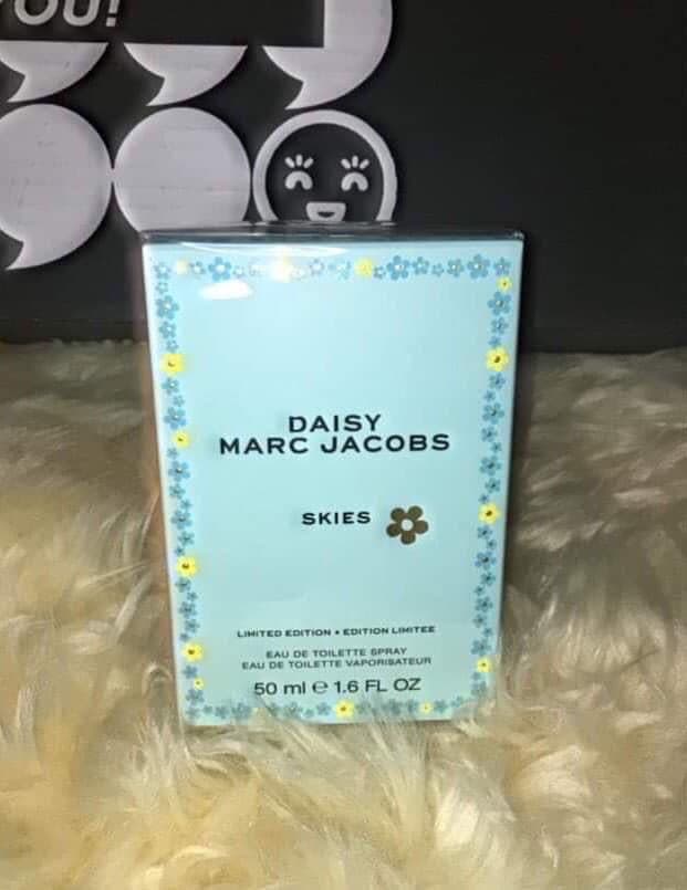 Marc Jacobs Beauty Re(cover) Perfecting Coconut Setting Mist review photo by monikki1976