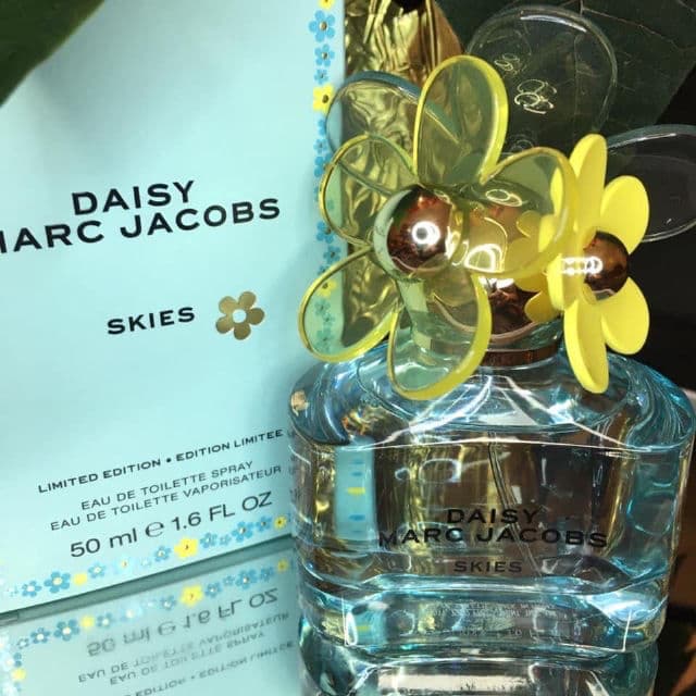 Marc Jacobs Beauty Re(cover) Perfecting Coconut Setting Mist review photo by monikki1976