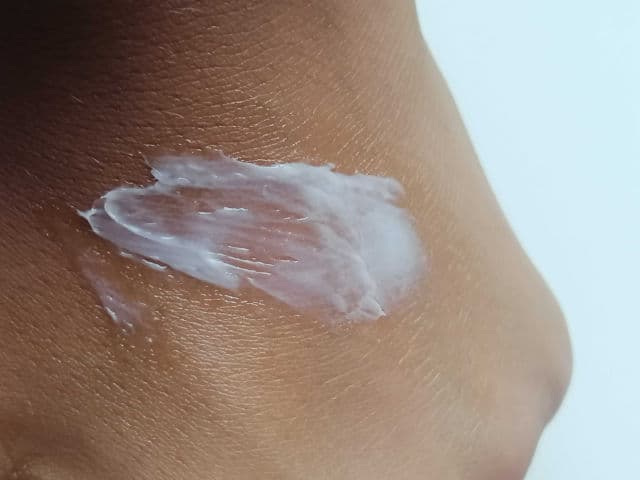 La Roche-Posay Lipikar Baume Light AP+M review photo by sofiek