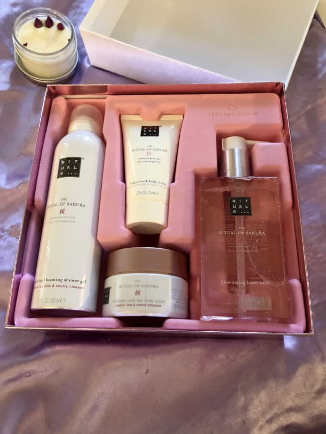 Rituals The Ritual of Sakura Foaming Shower Gel review photo by LucySaturn