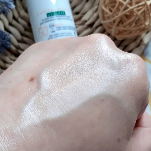 Vichy Capital Soleil UV-Clear Anti-Imperfections Fluid SPF50+ review photo by tatianasol