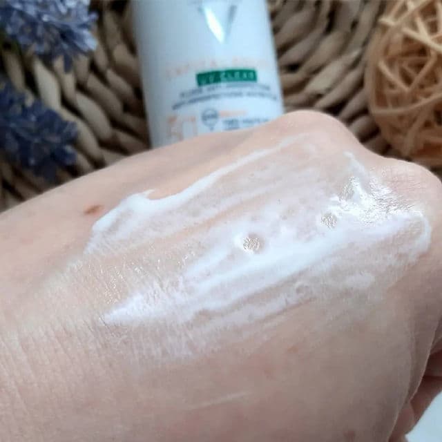 Vichy Capital Soleil UV-Clear Anti-Imperfections Fluid SPF50+ review photo by tatianasol