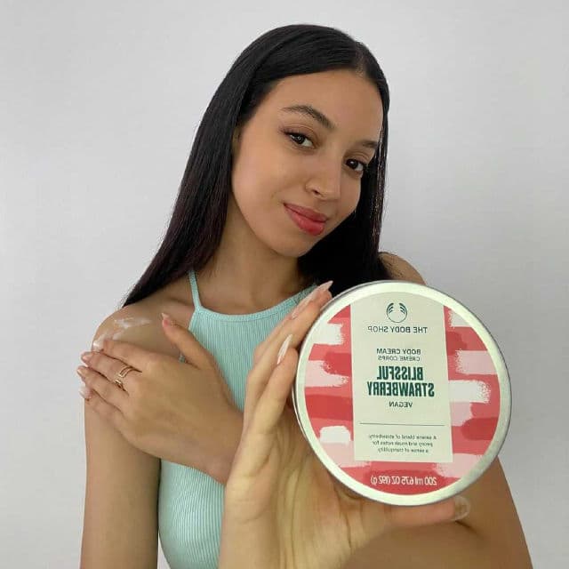 The Body Shop Blissful Strawberry Body Cream review photo by kawlakmn