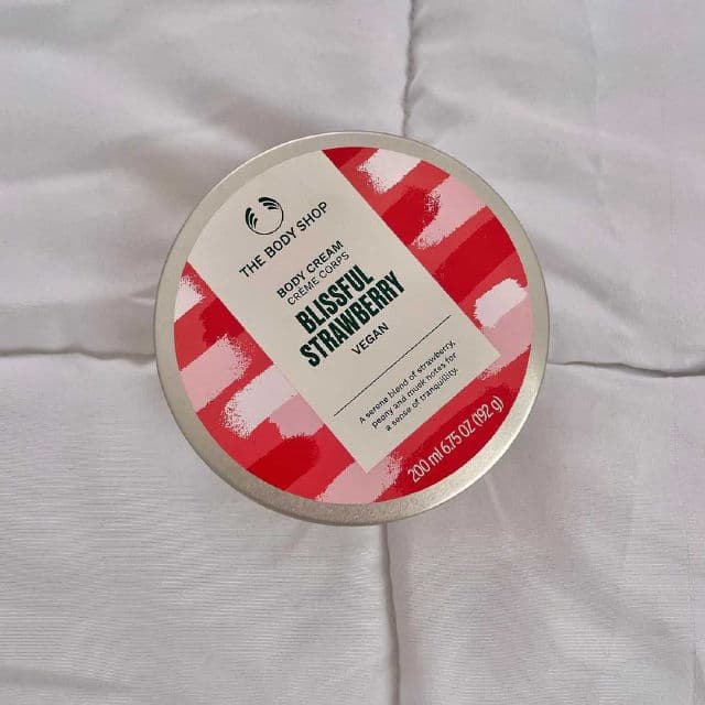 The Body Shop Blissful Strawberry Body Cream review photo by kawlakmn