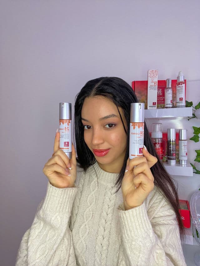 Morganna's Alchemy 24 Carrot Glow Encapsulated Astaxanthin + Bakuchiol Moisturizer review photo by kawlakmn