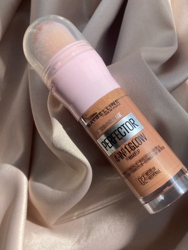 Maybelline Instant Age Rewind Perfector 4-in-1 Glow Makeup review photo by Jasminmmundo
