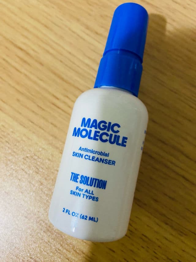 Magic Molecule The Solution Skin Cleanser review photo by palefirenectar