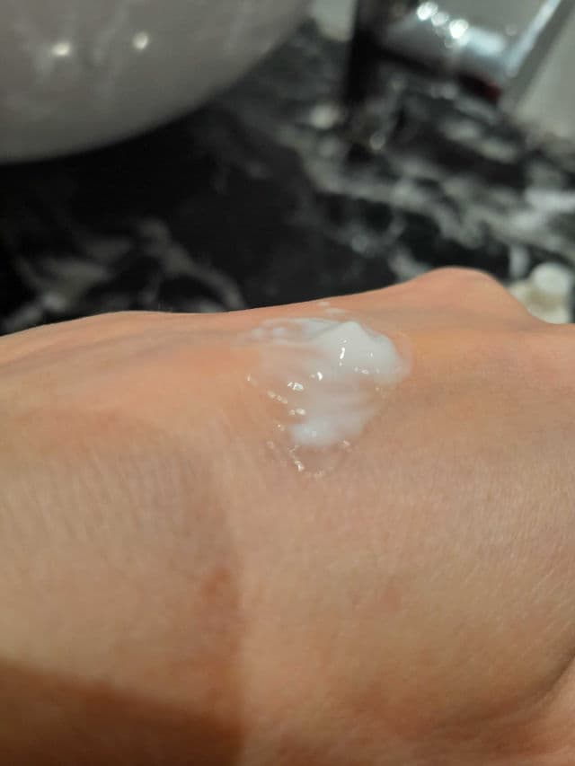 Sulwhasoo Essential Balancing Emulsion EX review photo by Lyp