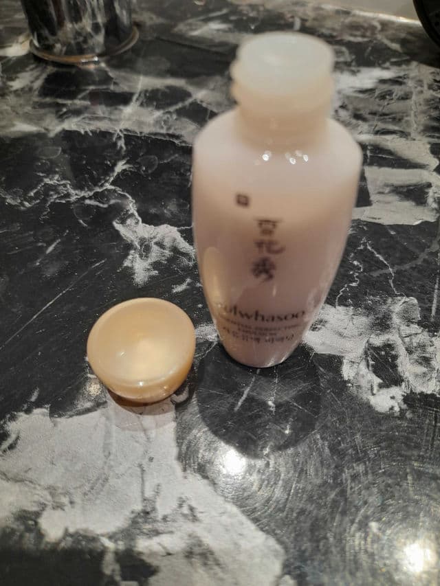 Sulwhasoo Essential Balancing Emulsion EX review photo by Lyp