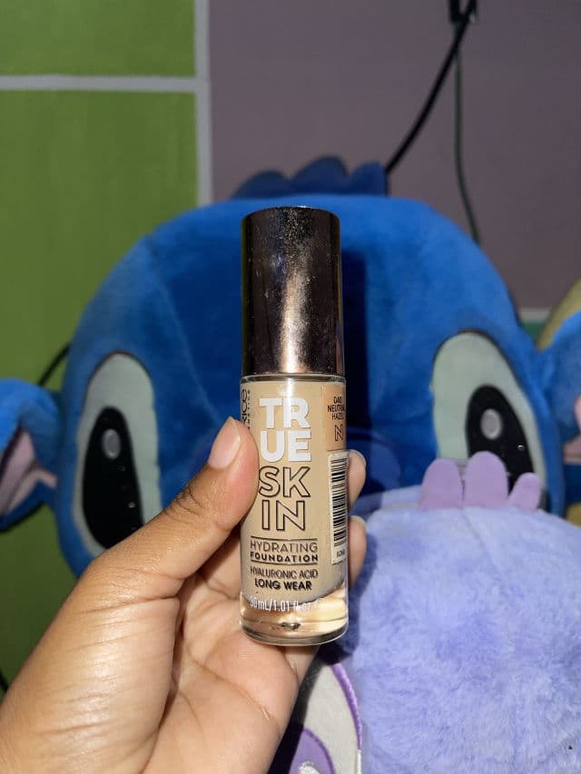 Catrice 040 Neutral Hazel review photo by gabyitzell