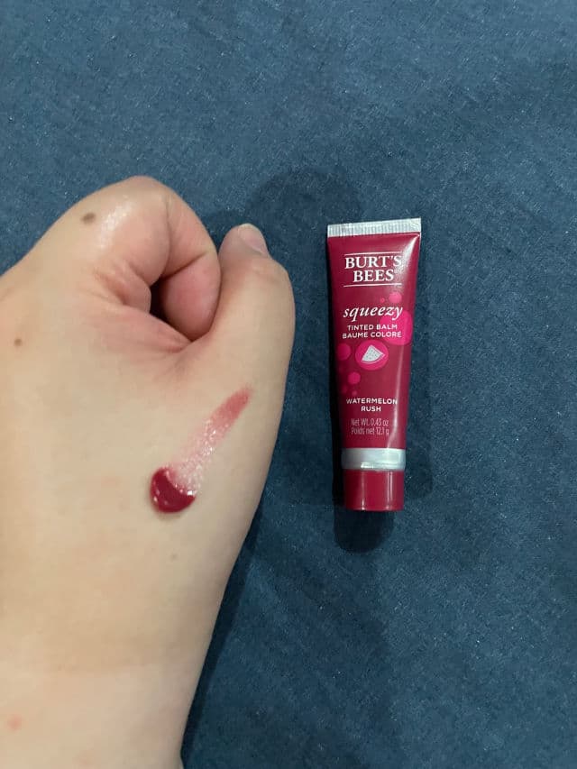 Burt's Bees Squeezy Tinted Balm review photo by Monicaaaaa