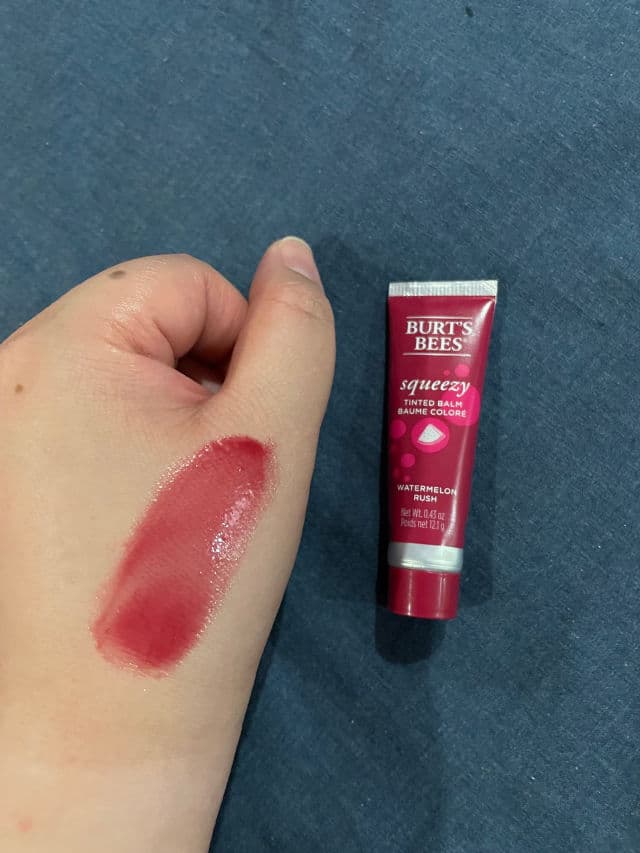 Burt's Bees Squeezy Tinted Balm review photo by Monicaaaaa