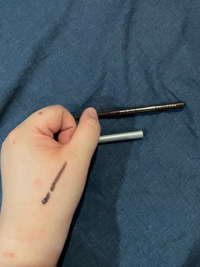 Prestige Waterproof Automatic Eyeliner - Smokey Green review photo by Monicaaaaa