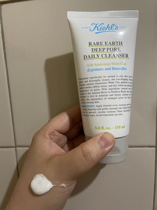 Kiehl's Rare Earth Deep Pore Daily Cleanser review photo by Monicaaaaa