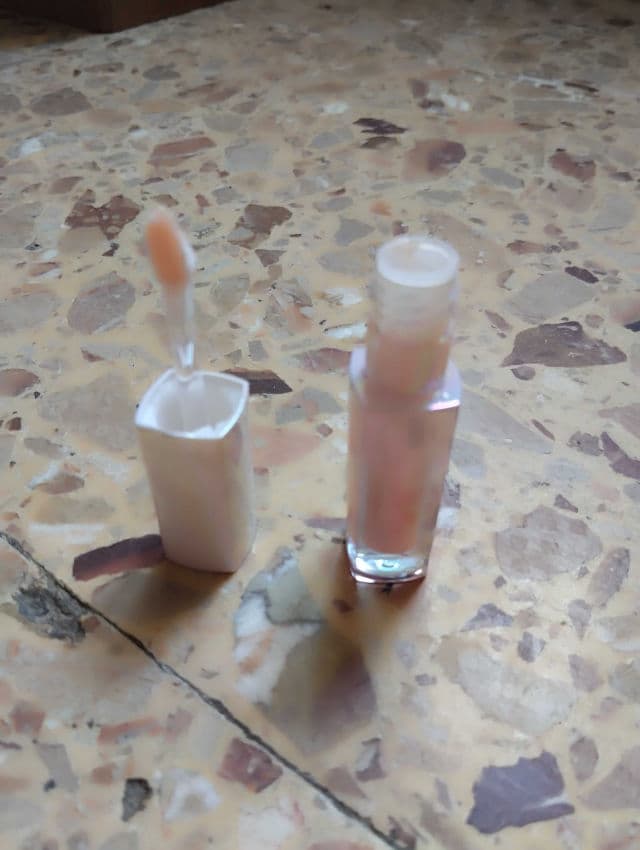 Huda Beauty Silk Balm Hydrating & Nourishing Lip Balm review photo by pinkchiary