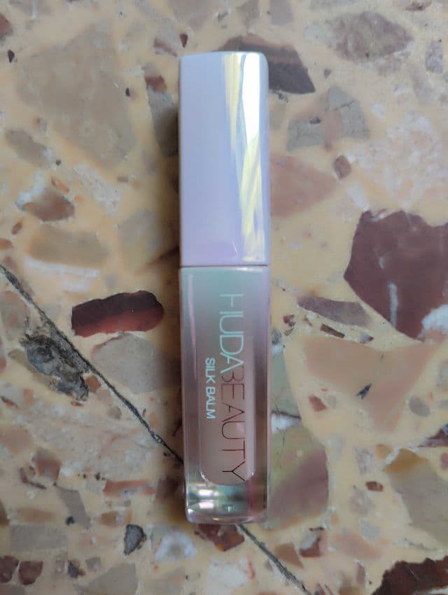 Huda Beauty Silk Balm Hydrating & Nourishing Lip Balm review photo by pinkchiary