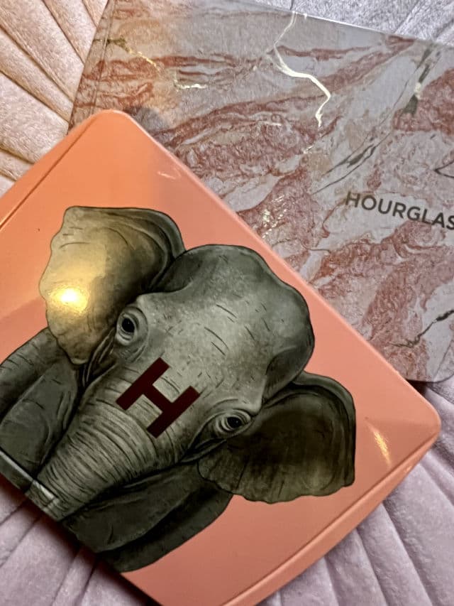 Hourglass Cosmetics Elephant Palette review photo by Shannon2434