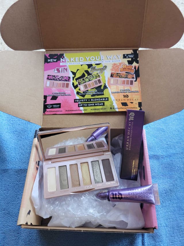 Urban Decay Mini Eyeshadow Palette - Foxy review photo by tjguida