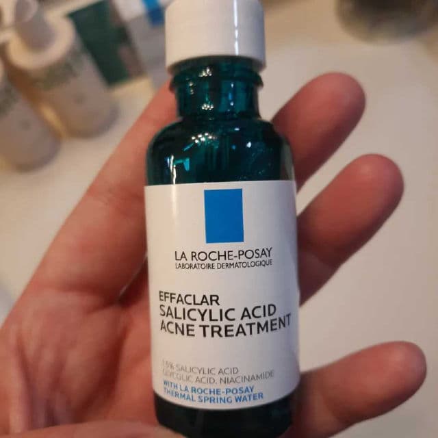 La Roche-Posay Effaclar Salicylic Acid Acne Treatment Serum review photo by thereviewwitch