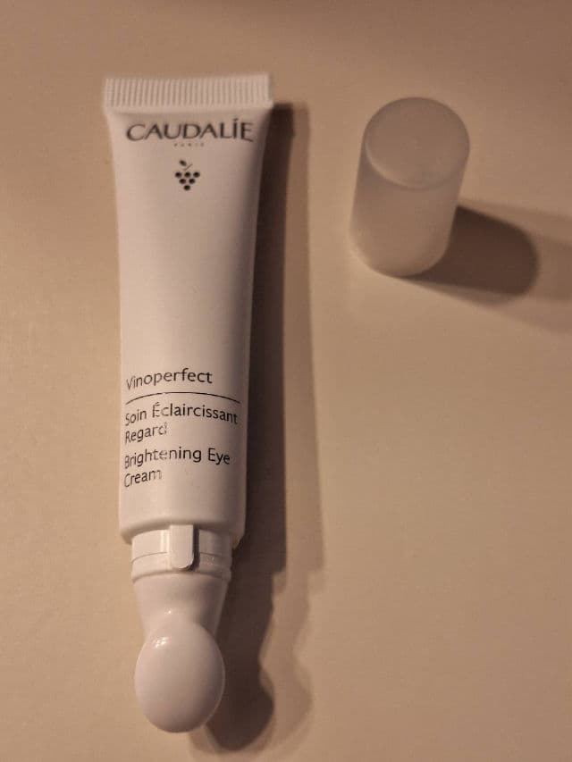 Caudalie Paris Vinoperfect Brightening Eye Cream review photo by thereviewwitch